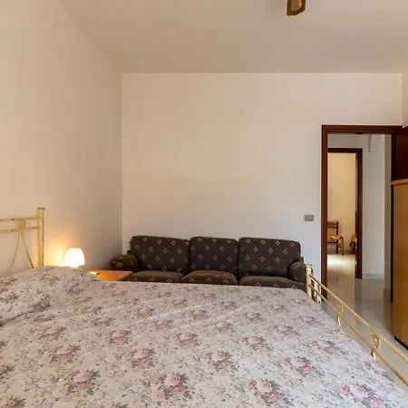Vicino Al Mare Apartment *